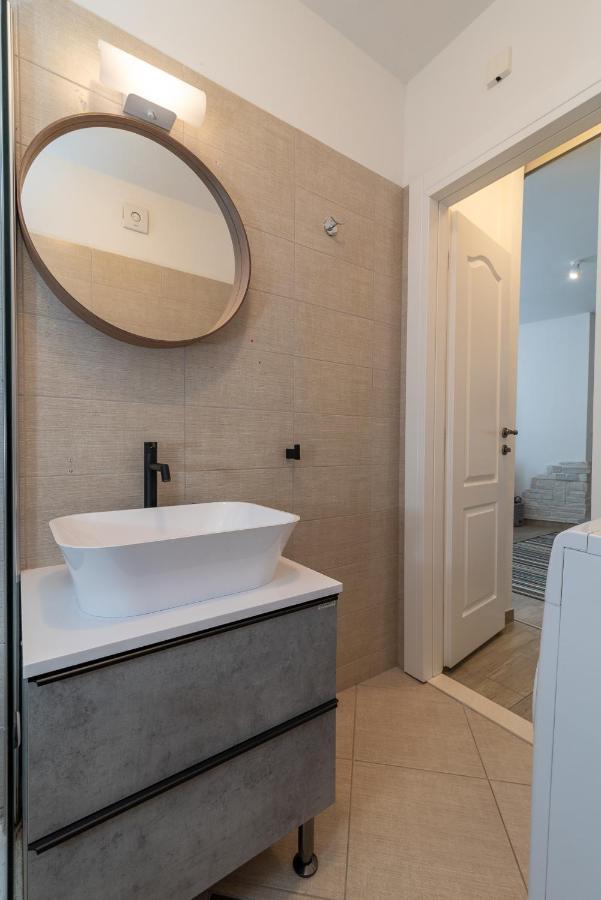 Apartments Liam Трогір Екстер'єр фото