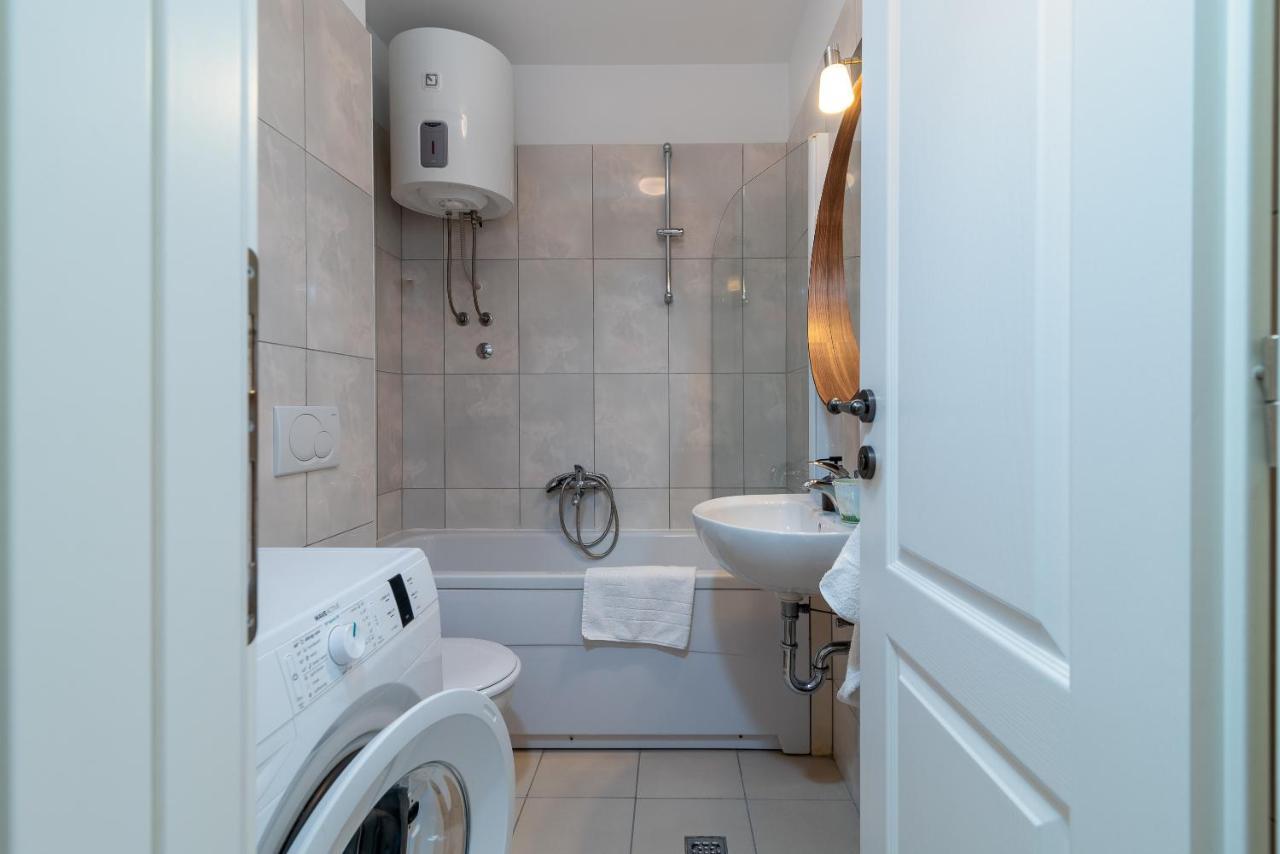 Apartments Liam Трогір Екстер'єр фото