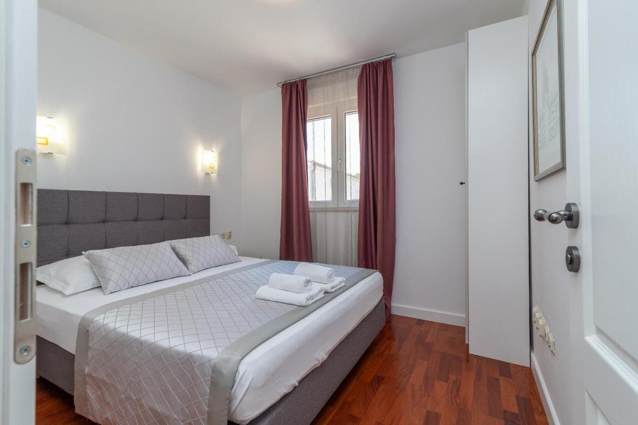 Apartments Liam Трогір Екстер'єр фото